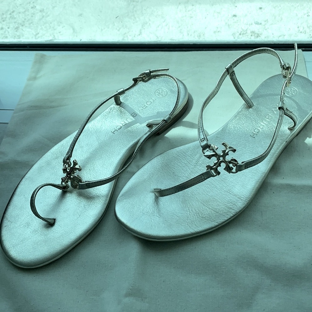 Tory Burch's Capri sandals - Picture 6 of 13